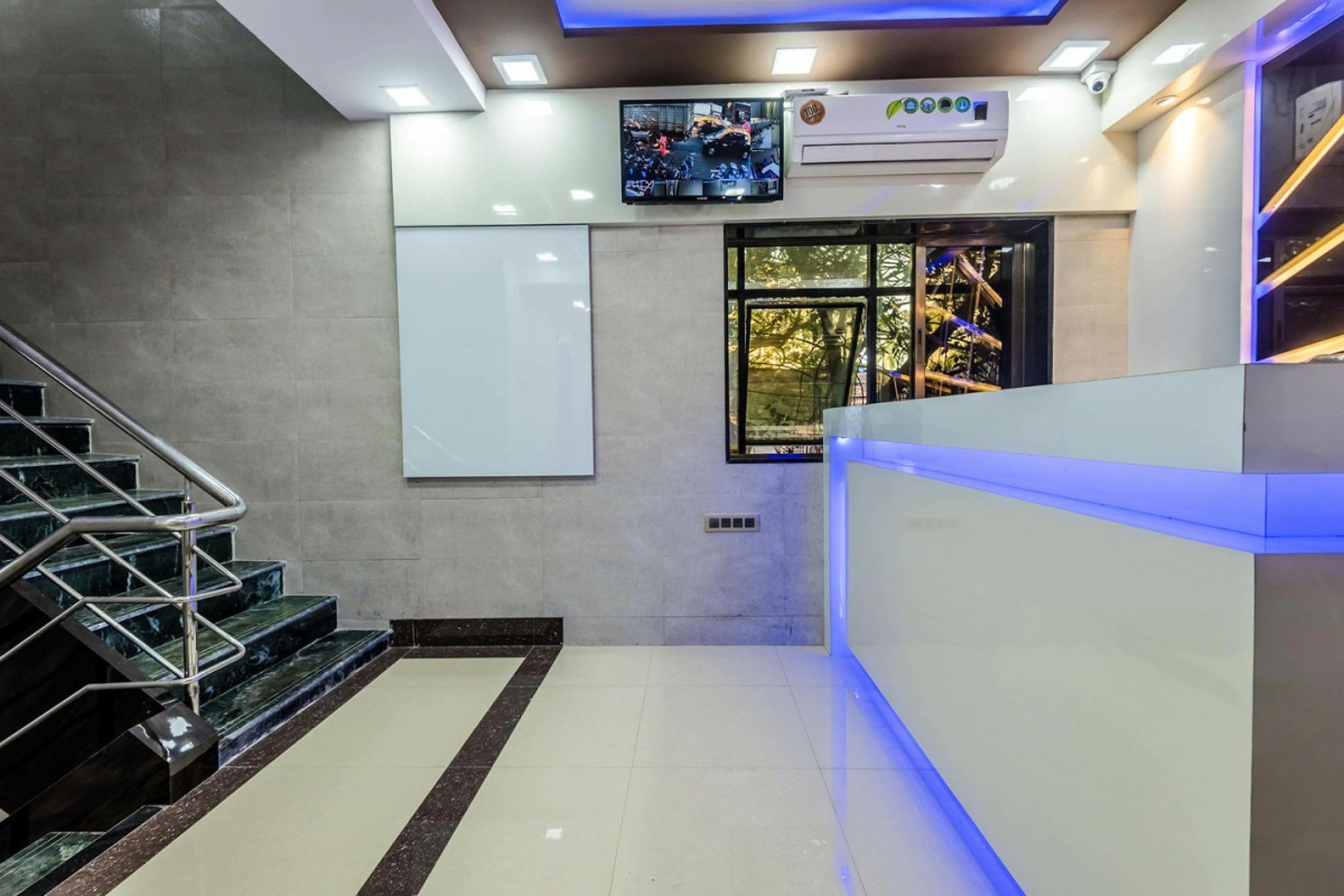 Hotel Plaza Mumbai Exterior photo